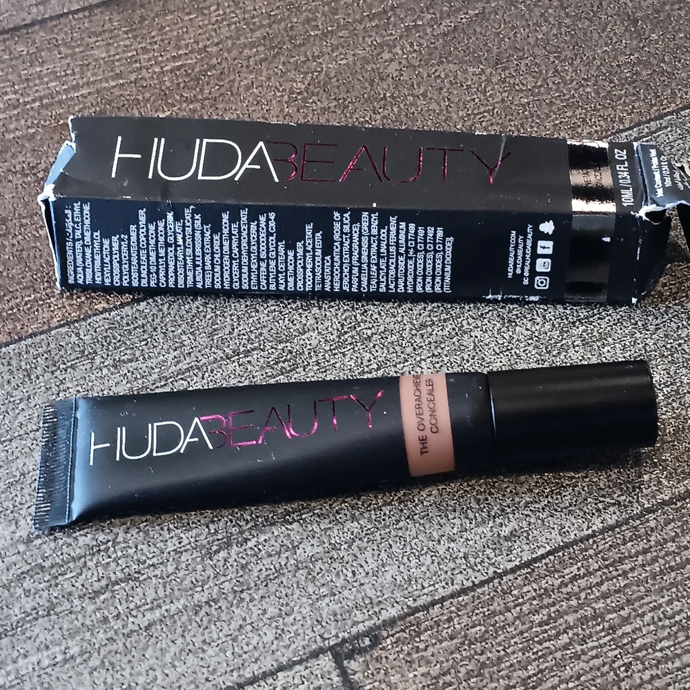 NEW HUDA beauty concealers Butterscotch